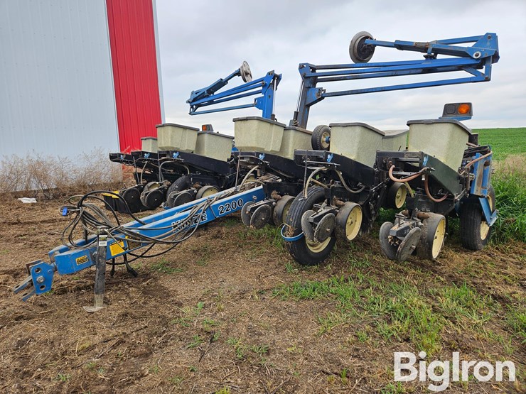 1993-kinze-2200-image-1