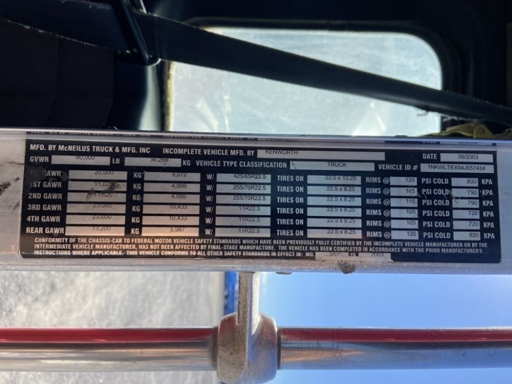 2004-kenworth-w900-image-11