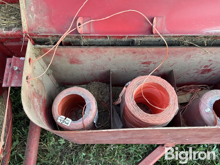 new-holland-hayliner-273-image-12