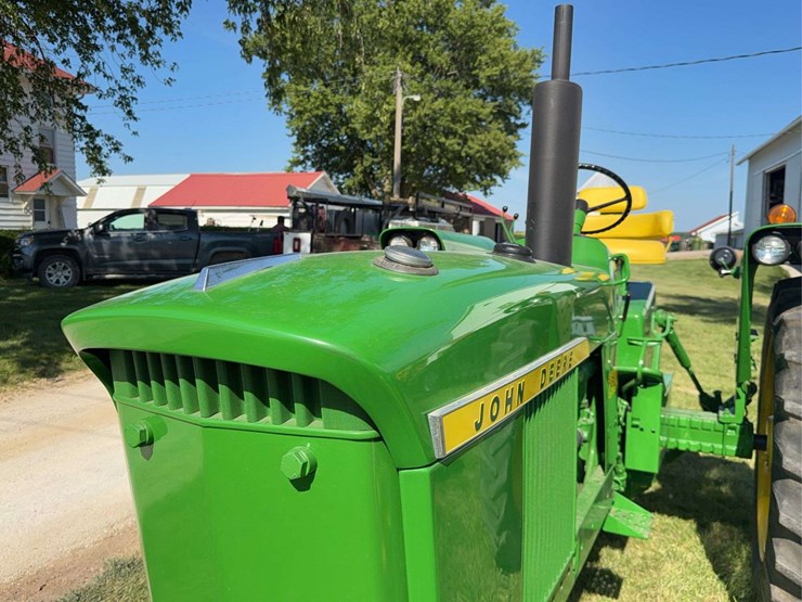 john-deere-2520-image-10