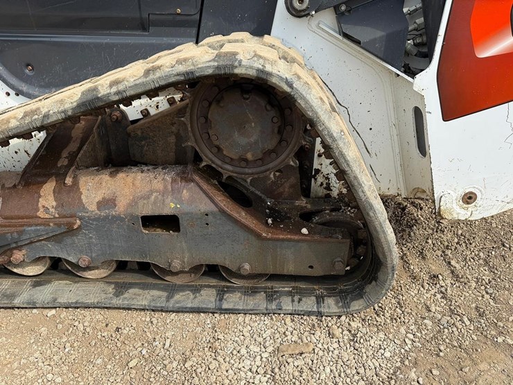 2022-bobcat-t76-image-18