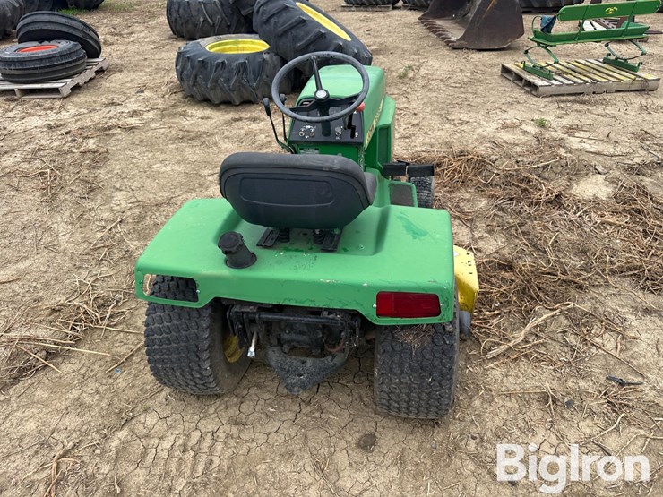 john-deere-318-image-6