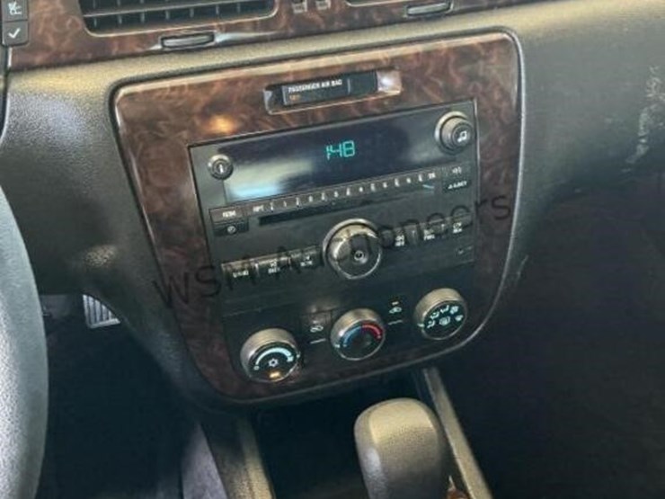2014-chevrolet-impala-sdn-image-19