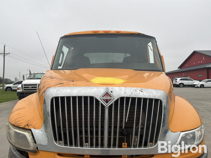 2019-massey-ferguson-730-image-10