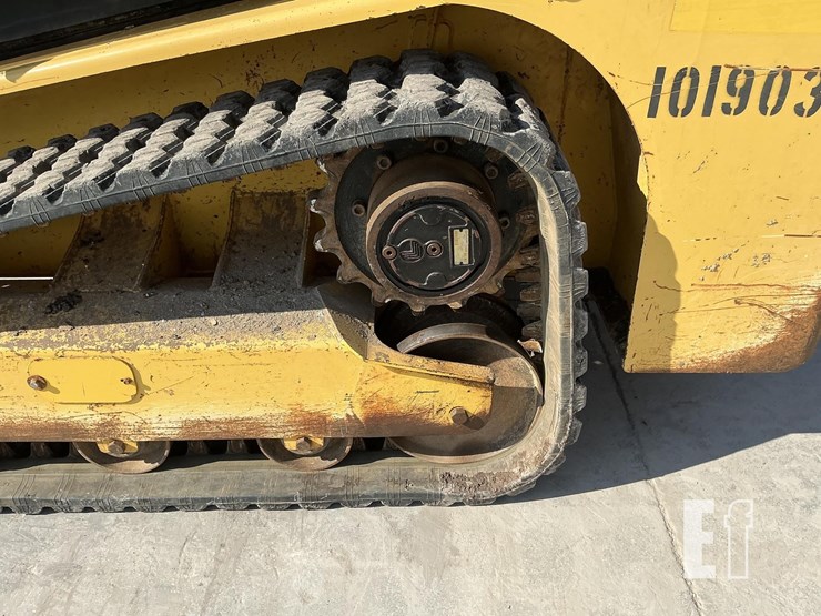 2014-yanmar-t175-image-9