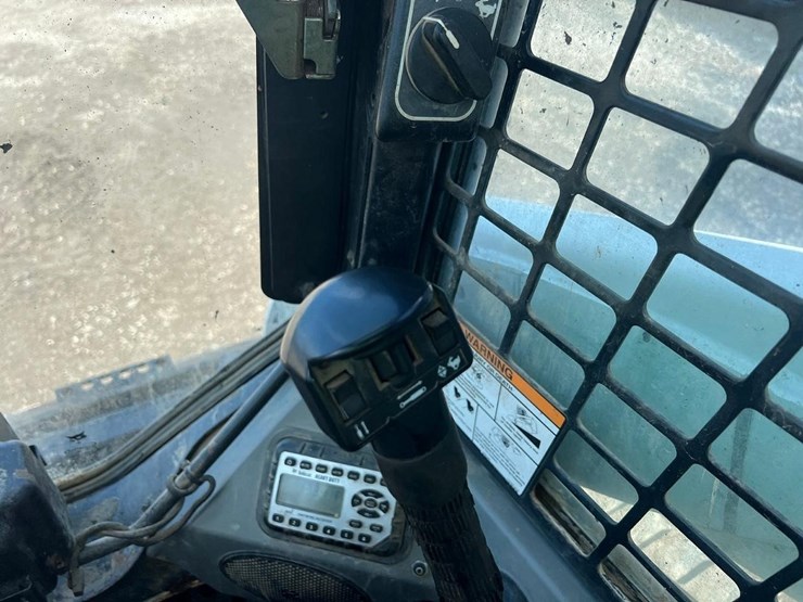 2015-bobcat-t770-image-19
