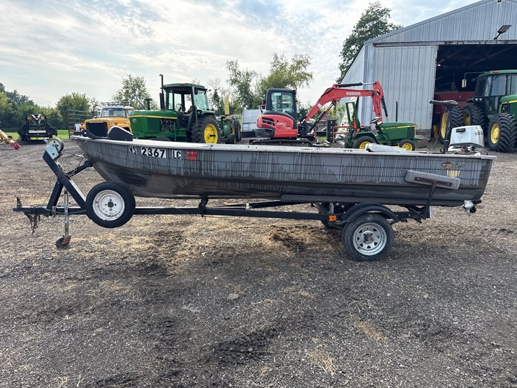#741-•-16’-mirrow-fishing-boat-image-2