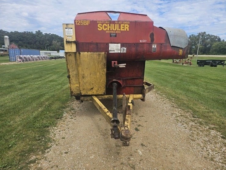 schuller-feed-wagon-image-1