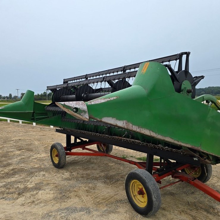 JOHN DEERE 213