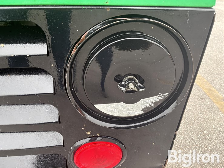 2016-massey-ferguson-730-image-17