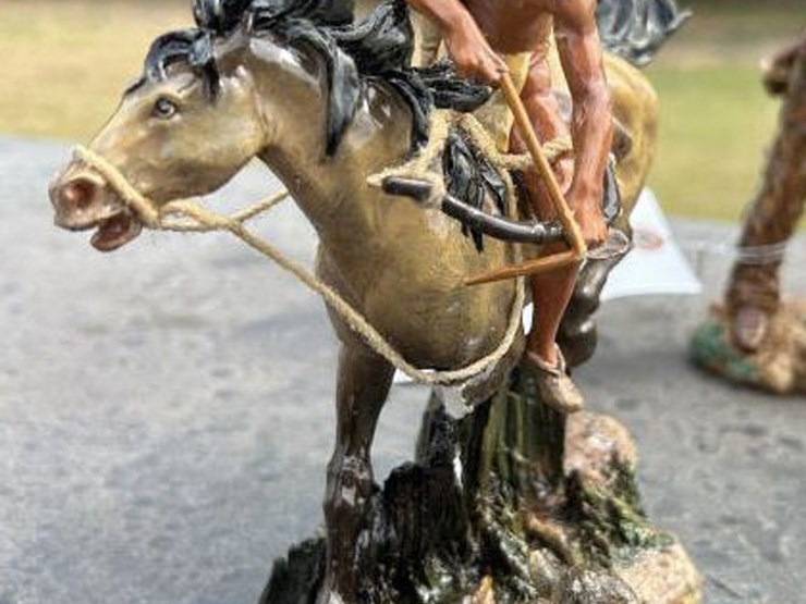 #133-•-(2)-indian-statue-w/bow-&-arrows-image-2