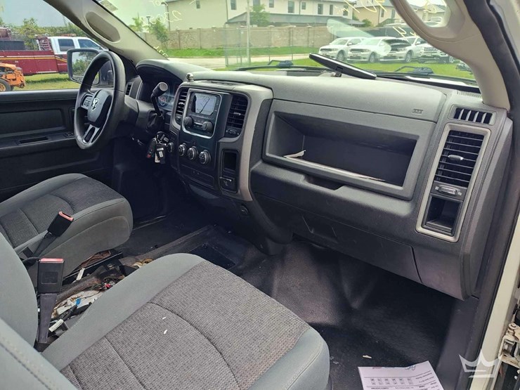 2017-dodge-1500-image-39
