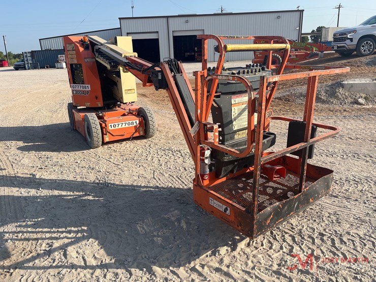 jlg-e300ajp-image-3