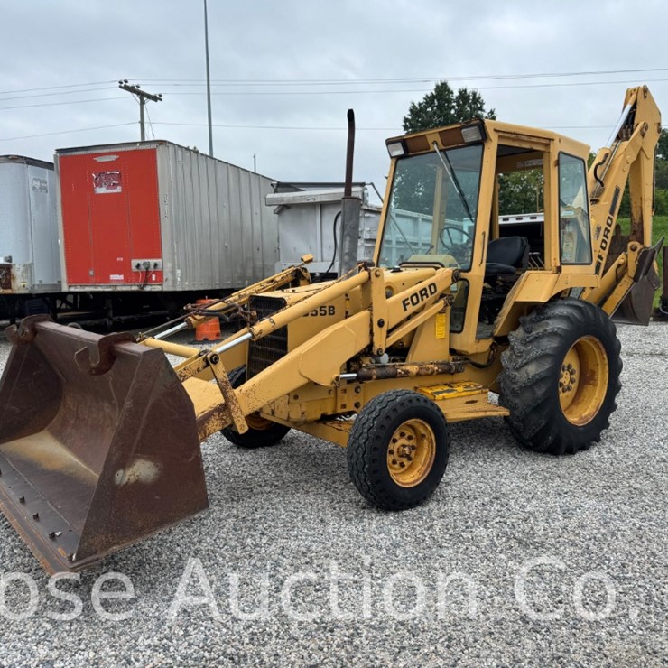 Ford F555B Backhoe loader Enclosed Cab (Richmond, VA)