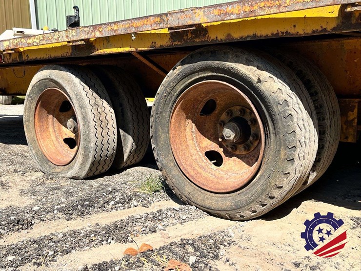 dual-t/a-equipment-tag-trailer-image-8