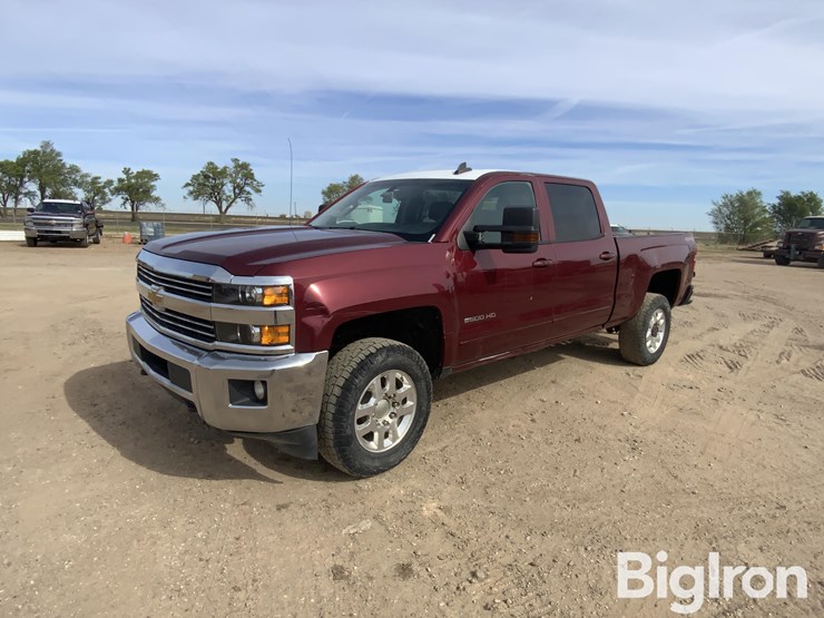 2015-chevrolet-silverado-2500-image-1