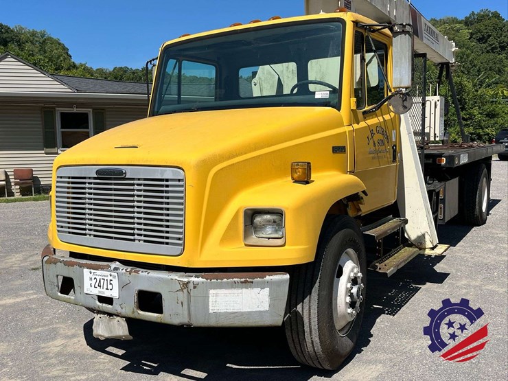 1999-freightliner-fl70-image-15