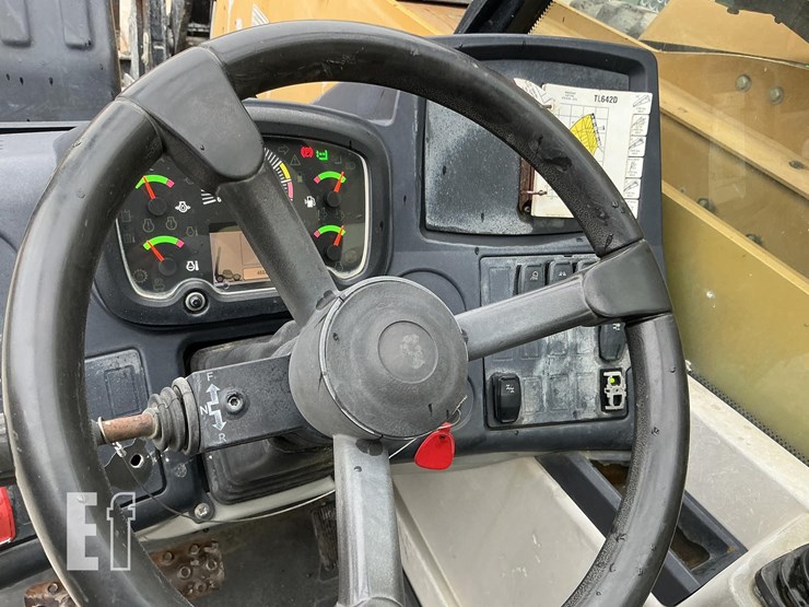 2017-caterpillar-tl642d-image-13