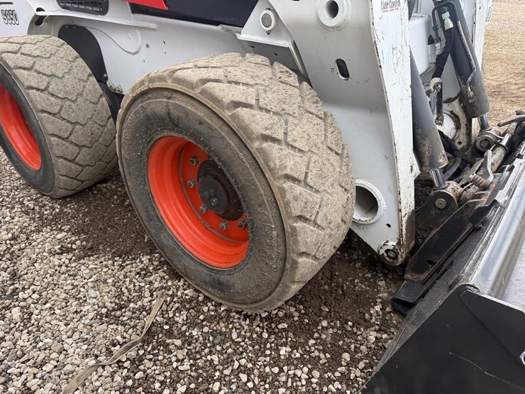 2022-bobcat-s850-image-12