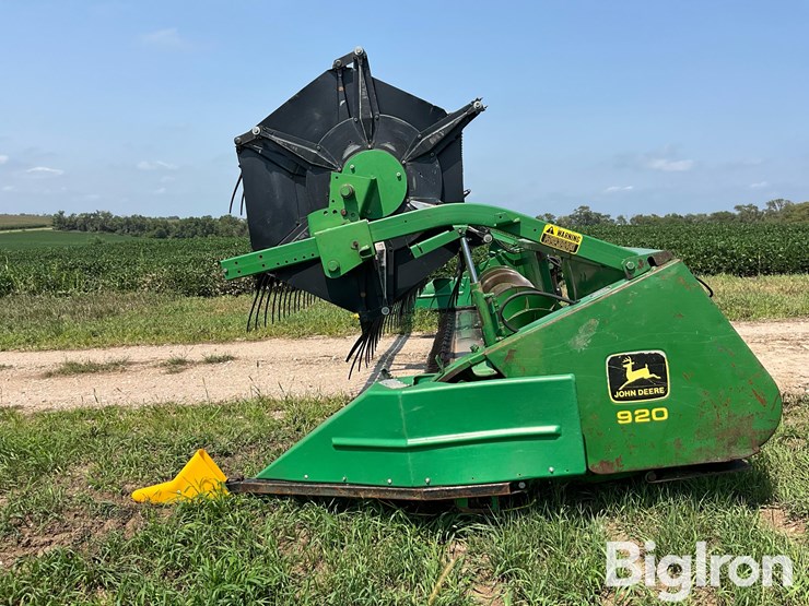 1989-john-deere-920-image-8