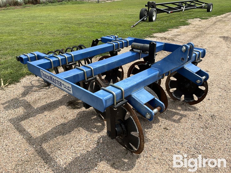 blu-jet-track-master-image-3