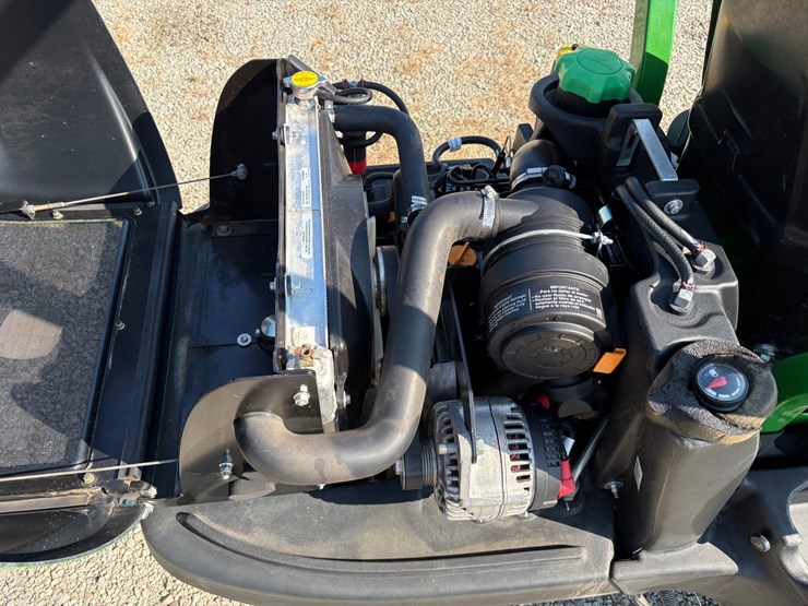 #1021-•-john-deere-2550e-*diesel*-riding-greensmower-image-9