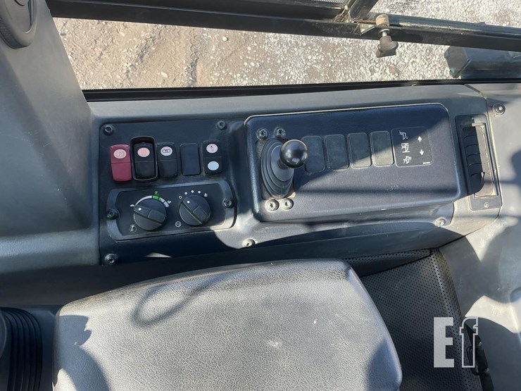 2019-caterpillar-d6k2-xl-image-14