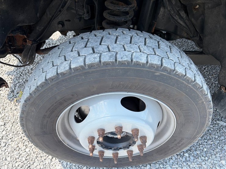 2012-ford-f550-image-2