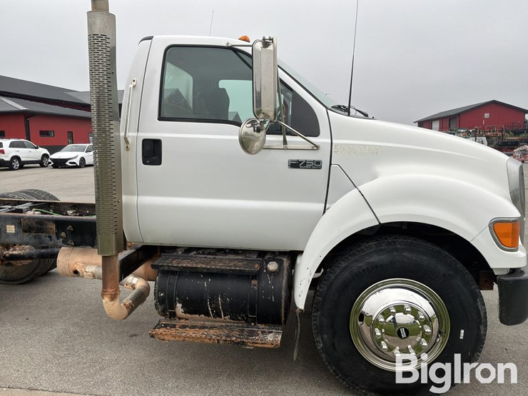2006-ford-f750-image-19