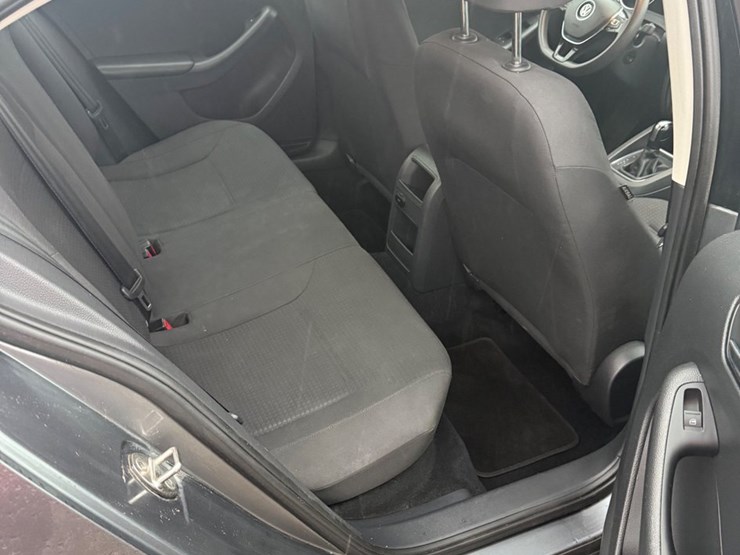 #55-•-2015-volkswagen-jetta-image-14