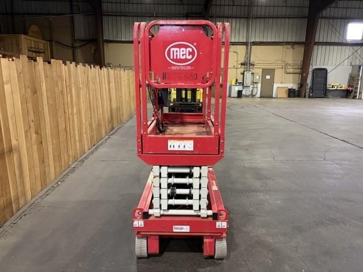 2020-mec-micro-19-scissor-lift-image-8