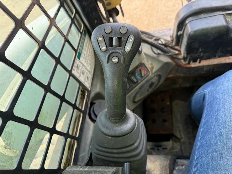 bobcat-t870-image-26
