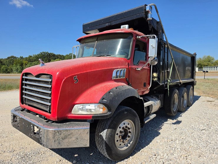 #26510-•-2006-mack-ct713-triaxle-dump-truck-image-2