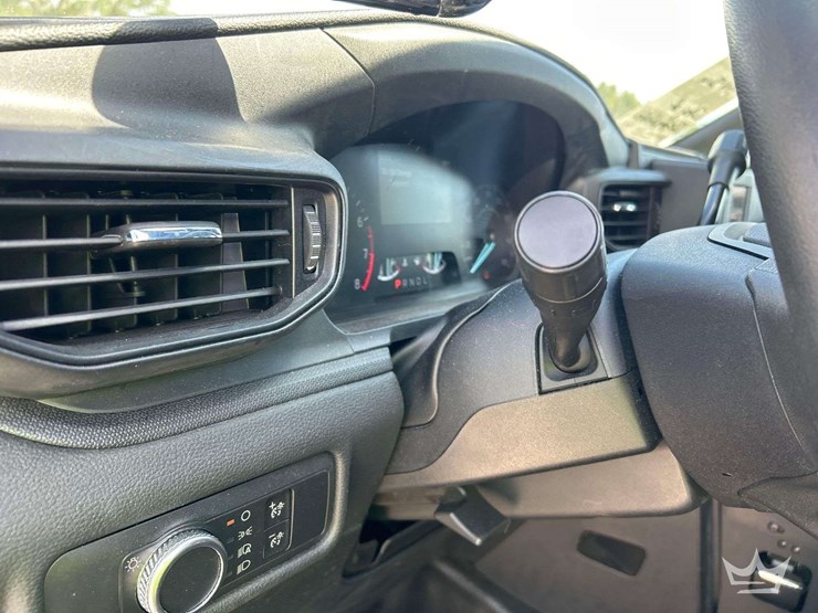 2020-ford-explorer-image-15
