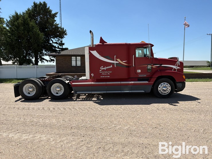 1995-freightliner-fld112-image-4