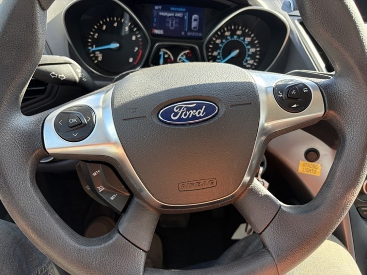 2015-ford-escape-se-image-27