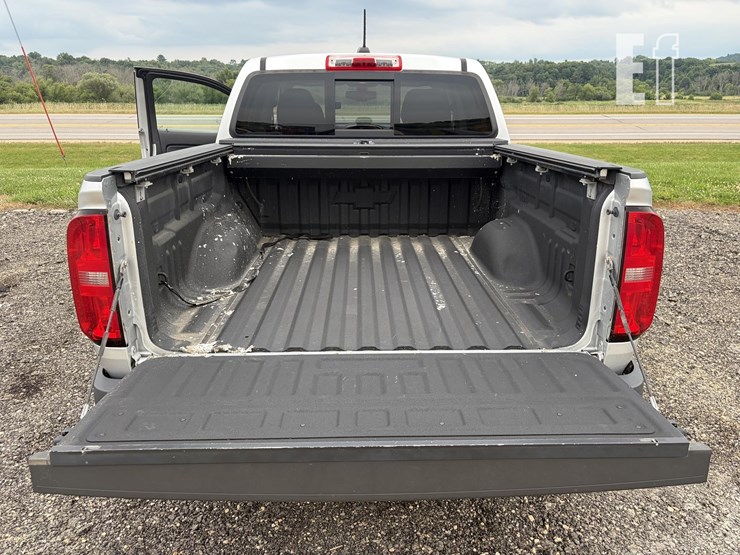 2017-chevrolet-colorado-image-15