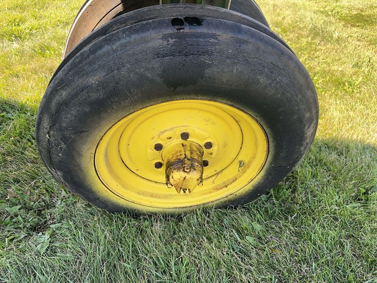 john-deere-70-image-46
