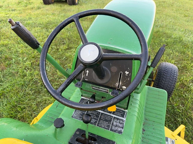 john-deere-110-image-9