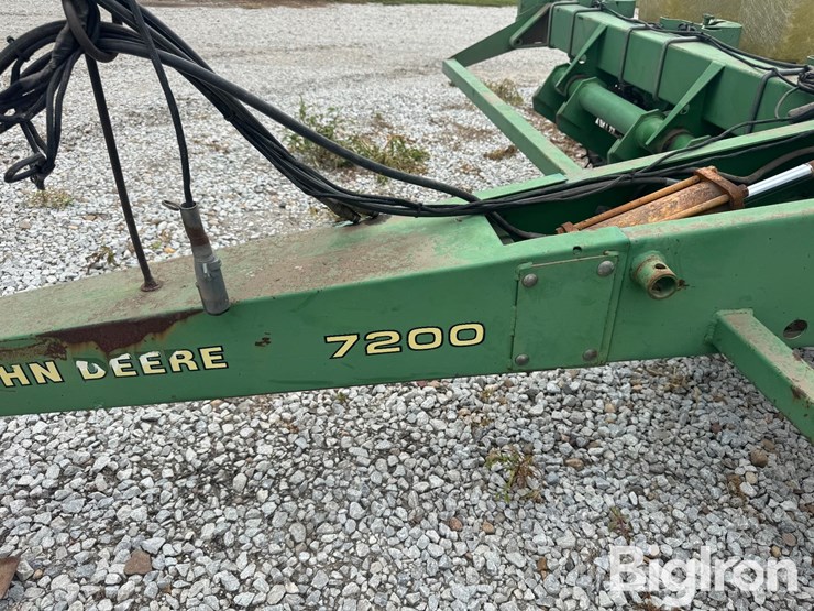 john-deere-7200-image-13