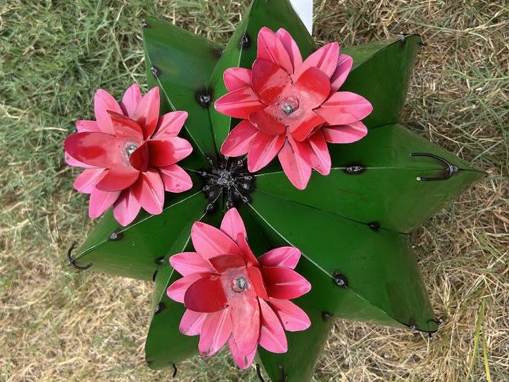 #124-•-metal-art---medium-cactus-w/pink-flowers-image-2