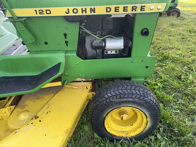 john-deere-120-image-5