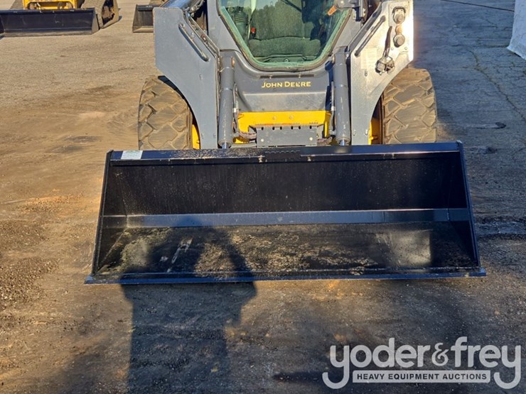 2019-deere-324g-image-14