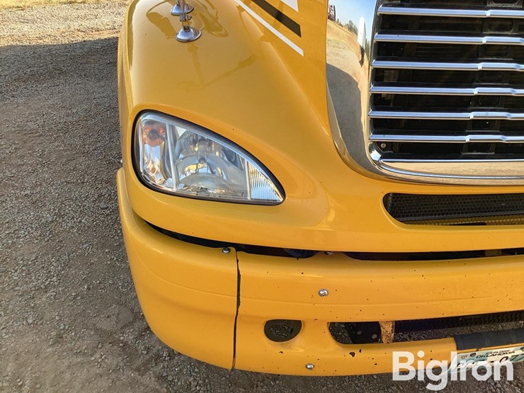 2007-freightliner-columbia-112-image-18