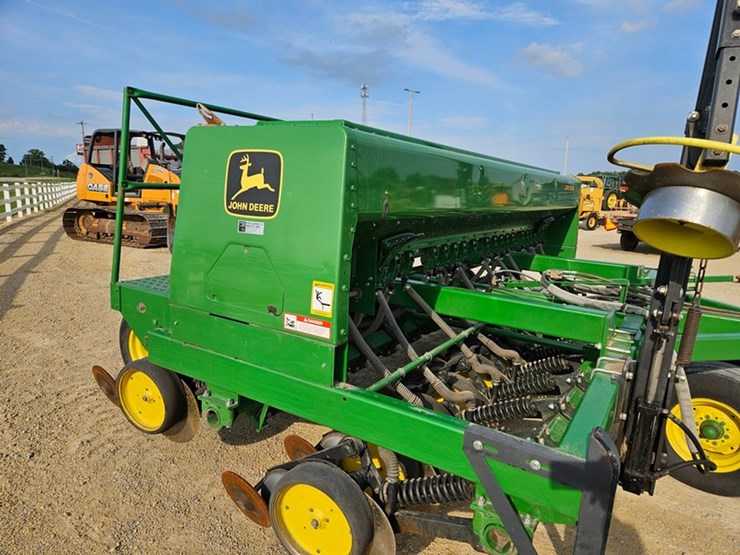 john-deere-750-image-61