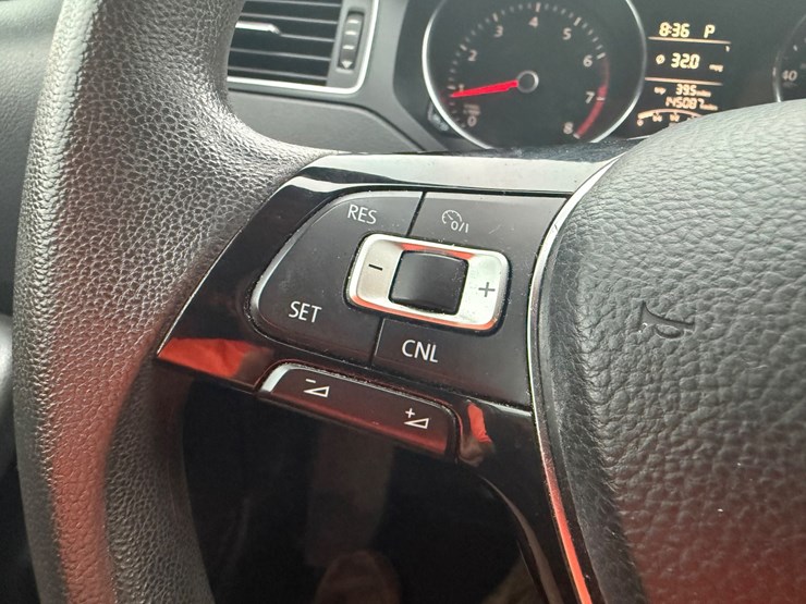 #55-•-2015-volkswagen-jetta-image-22