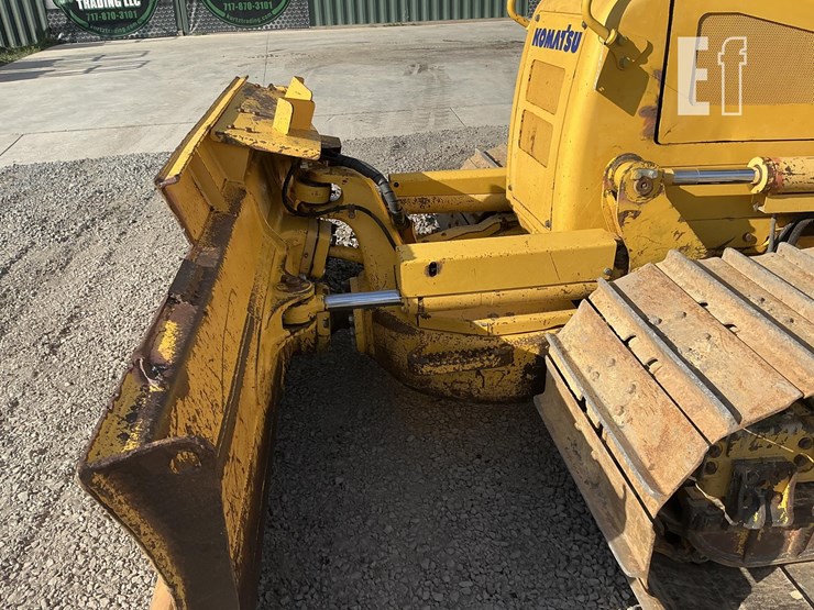 2014-komatsu-d51pxi-22-image-11