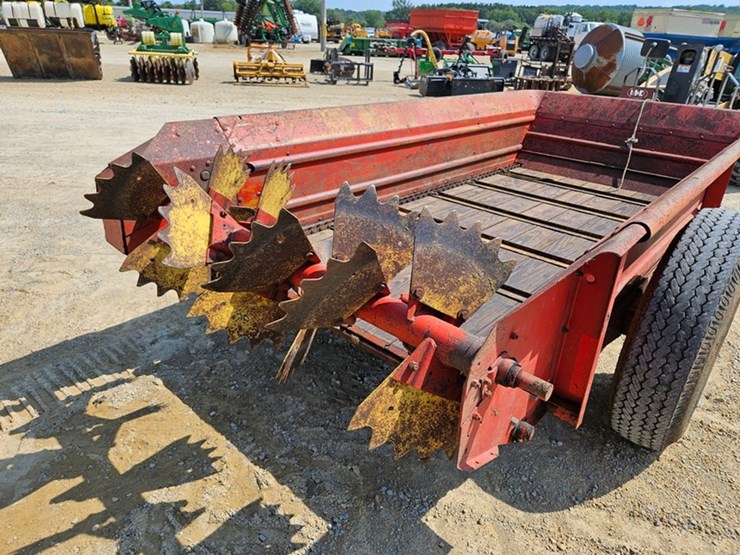 new-holland-512-image-16
