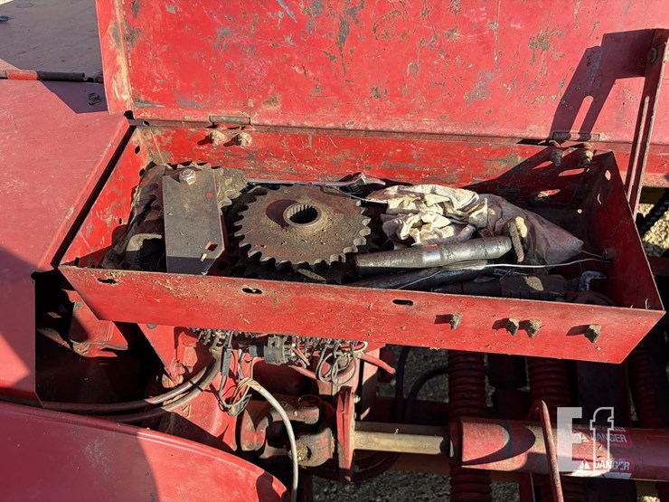 new-holland-900-image-13