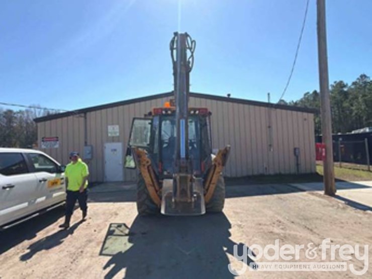 2022-deere-410l-image-3
